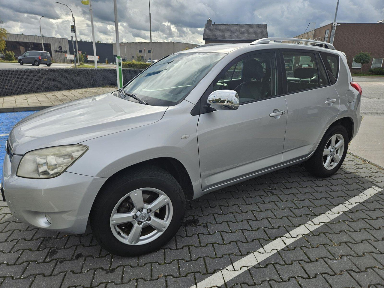 Toyota | RAV4 | 2.0 VVTi Executive | 2006 | 272.231 km | 82TDFD | Logisch - سيارة دفع رباعي: صور 1 Toyota | RAV4 | 2.0 VVTi Executive | 2006 | 272.231 km | 82TDFD | Logisch - سيارة دفع رباعي: صور 1