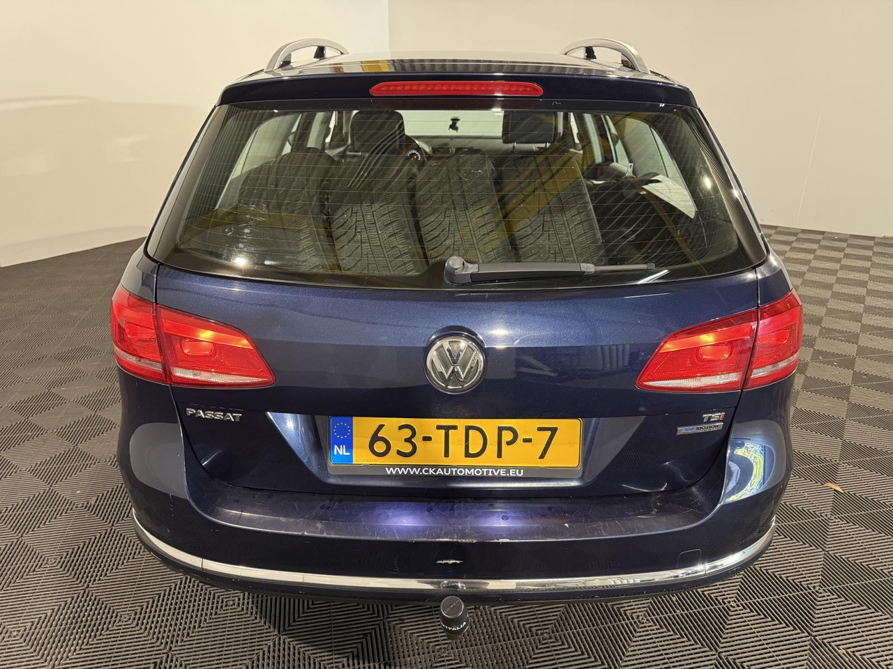 Volkswagen | Passat Variant | 1.4 TSI Comfortline BlueMotion | 2012 | 223.524 km | 63TDP7 | Logisch - سيارة: صور 2 Volkswagen | Passat Variant | 1.4 TSI Comfortline BlueMotion | 2012 | 223.524 km | 63TDP7 | Logisch - سيارة: صور 2