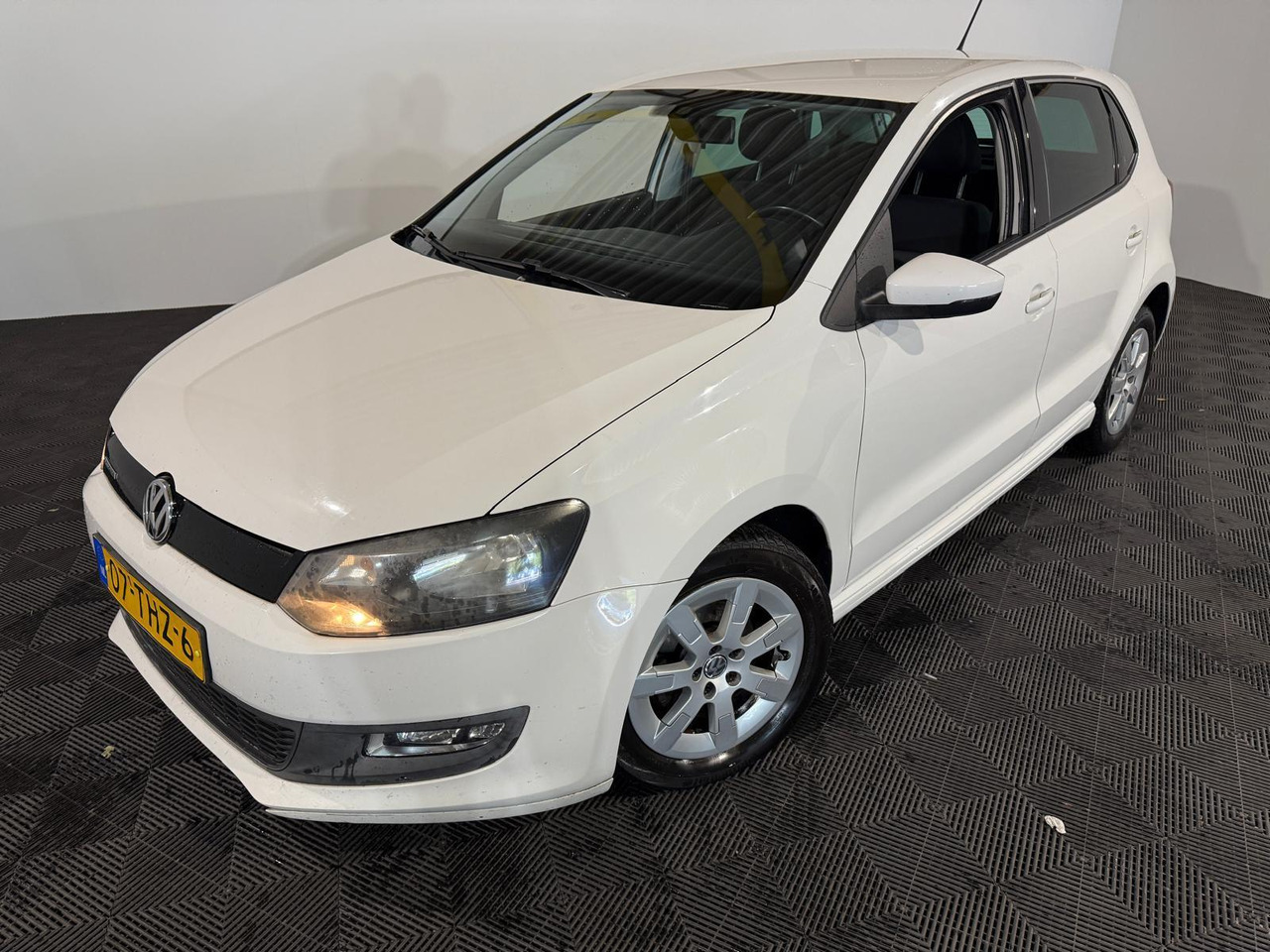 Volkswagen | Polo | 1.2 TDI BlueMotion Comfortline | 2012 | 234.632 km | 07THZ6 | Logisch - هاتشباك: صور 1 Volkswagen | Polo | 1.2 TDI BlueMotion Comfortline | 2012 | 234.632 km | 07THZ6 | Logisch - هاتشباك: صور 1