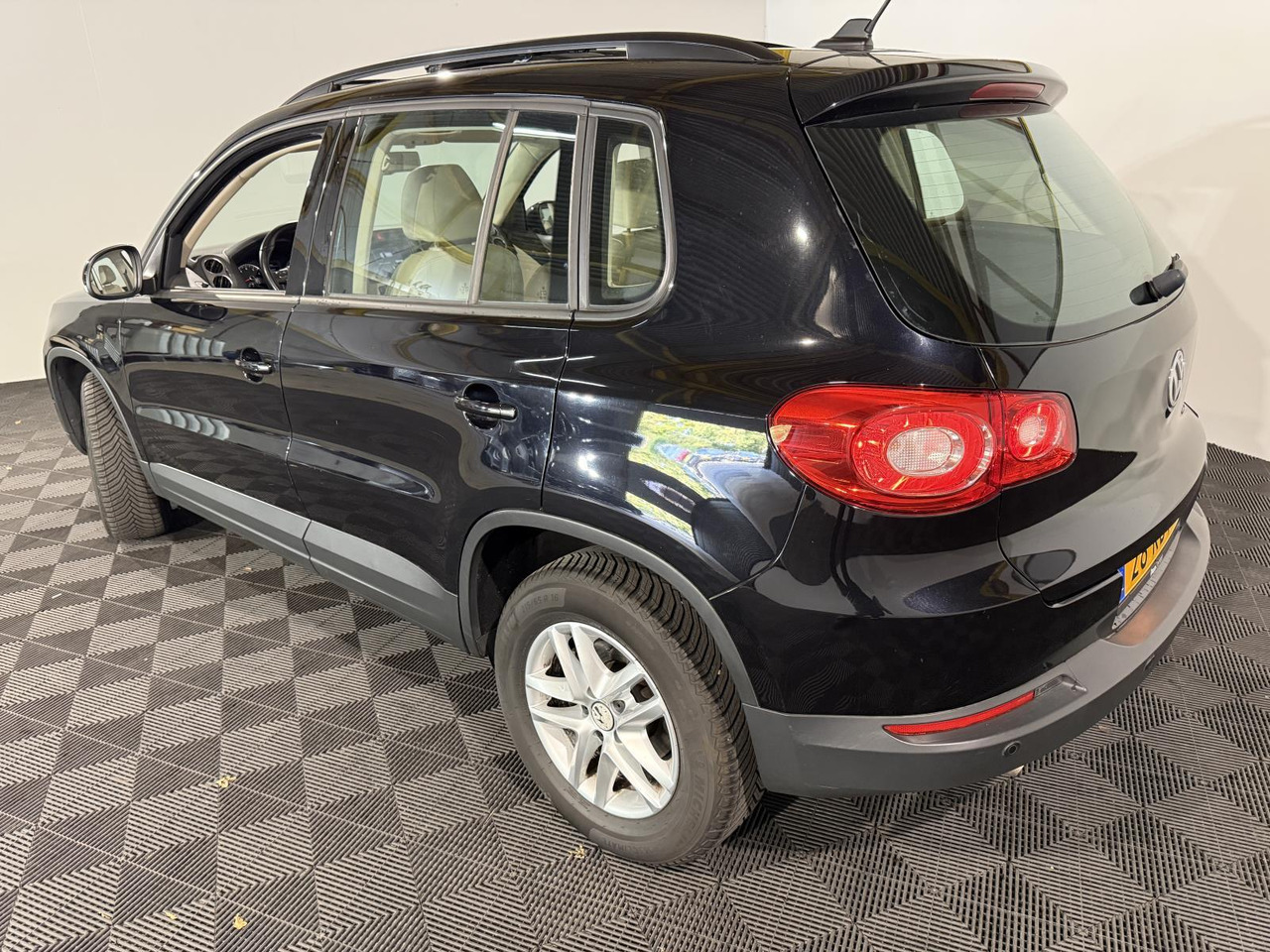 Volkswagen | Tiguan | 1.4 TSI Comfort&Design | 2011 | 236.671 km | 28RDT1 | Logisch - سيارة دفع رباعي: صور 2 Volkswagen | Tiguan | 1.4 TSI Comfort&Design | 2011 | 236.671 km | 28RDT1 | Logisch - سيارة دفع رباعي: صور 2