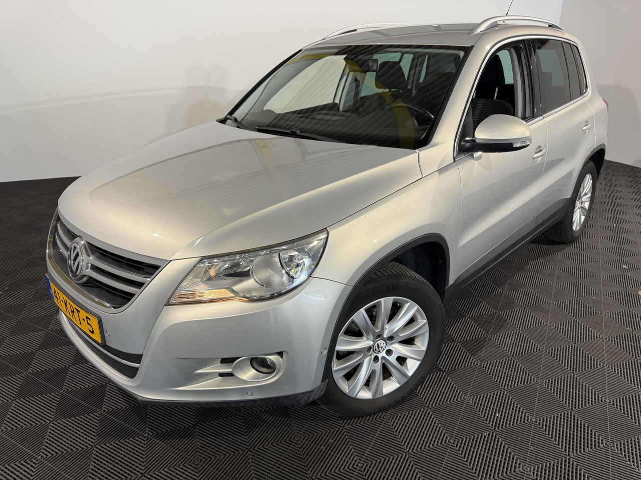 Volkswagen | Tiguan | 1.4 TSI Sport&Style | 2010 | 247.657 km | 41KRT5 | Logisch - سيارة دفع رباعي: صور 1 Volkswagen | Tiguan | 1.4 TSI Sport&Style | 2010 | 247.657 km | 41KRT5 | Logisch - سيارة دفع رباعي: صور 1