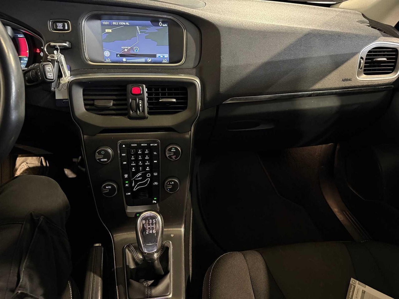 Volvo V40 1.6 T3 Momentum 2-KBP-13 210.566 km - أخرى: صور 5 Volvo V40 1.6 T3 Momentum 2-KBP-13 210.566 km - أخرى: صور 5