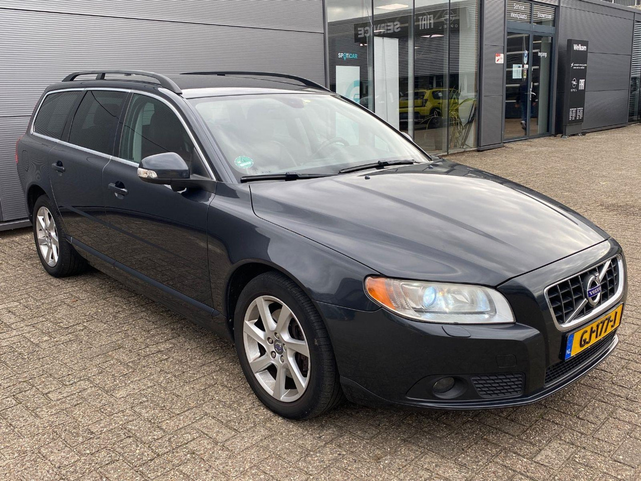Volvo V70 2.0 D3 Summum | 2011 | 382.199 km | Automaat | GJ177J | NAP: Geen oordeel - سيارة: صور 2 Volvo V70 2.0 D3 Summum | 2011 | 382.199 km | Automaat | GJ177J | NAP: Geen oordeel - سيارة: صور 2