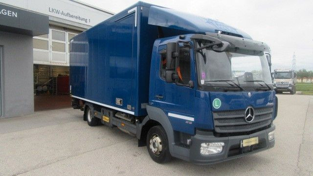 Mercedes-Benz 818L Koffer LBW, 1,5 to, Seitentüre - بصندوق مغلق شاحنة: صور 3 Mercedes-Benz 818L Koffer LBW, 1,5 to, Seitentüre - بصندوق مغلق شاحنة: صور 3