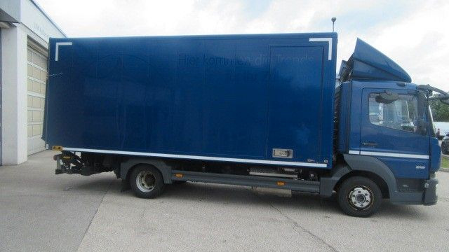 Mercedes-Benz 818L Koffer LBW, Seitentüre (GG 8,6 to.) - الشاحنات الصغيرة صندوق مغلق: صور 4 Mercedes-Benz 818L Koffer LBW, Seitentüre (GG 8,6 to.) - الشاحنات الصغيرة صندوق مغلق: صور 4