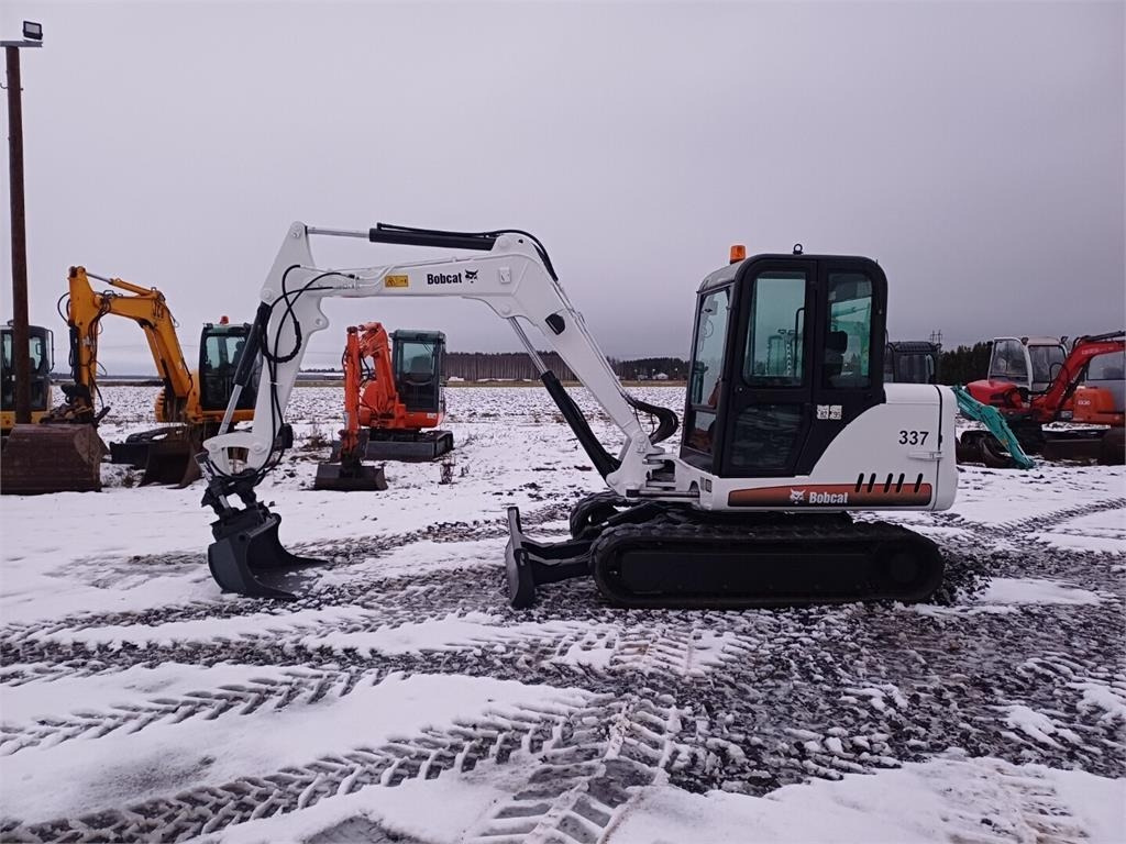 Bobcat 337D Kallistuvalla liittimellä - حفارة مصغرة: صور 2 Bobcat 337D Kallistuvalla liittimellä - حفارة مصغرة: صور 2