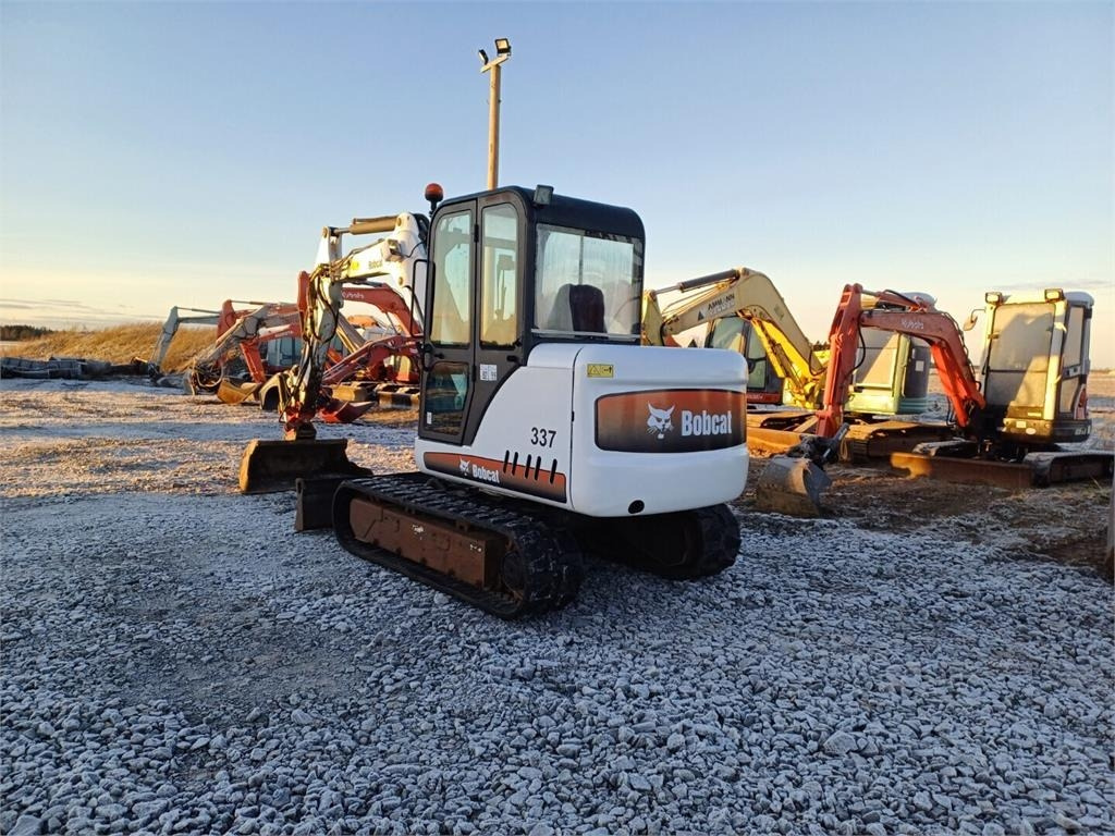 Bobcat 337D Kallistuvalla liittimellä - حفارة مصغرة: صور 4 Bobcat 337D Kallistuvalla liittimellä - حفارة مصغرة: صور 4