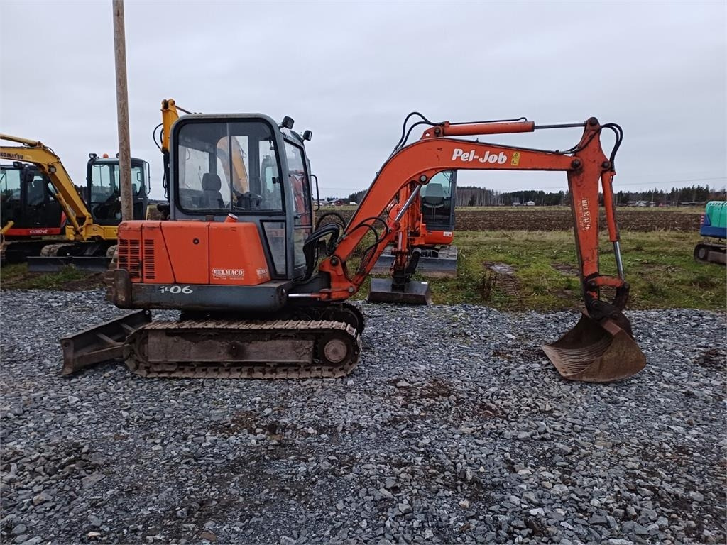 Pel-Job EB406 rautateloilla. Kolme kauhaa - حفارة مصغرة: صور 4 Pel-Job EB406 rautateloilla. Kolme kauhaa - حفارة مصغرة: صور 4