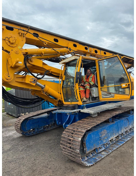 Bauer BG 24H - آلة حفر: صور 1 Bauer BG 24H - آلة حفر: صور 1