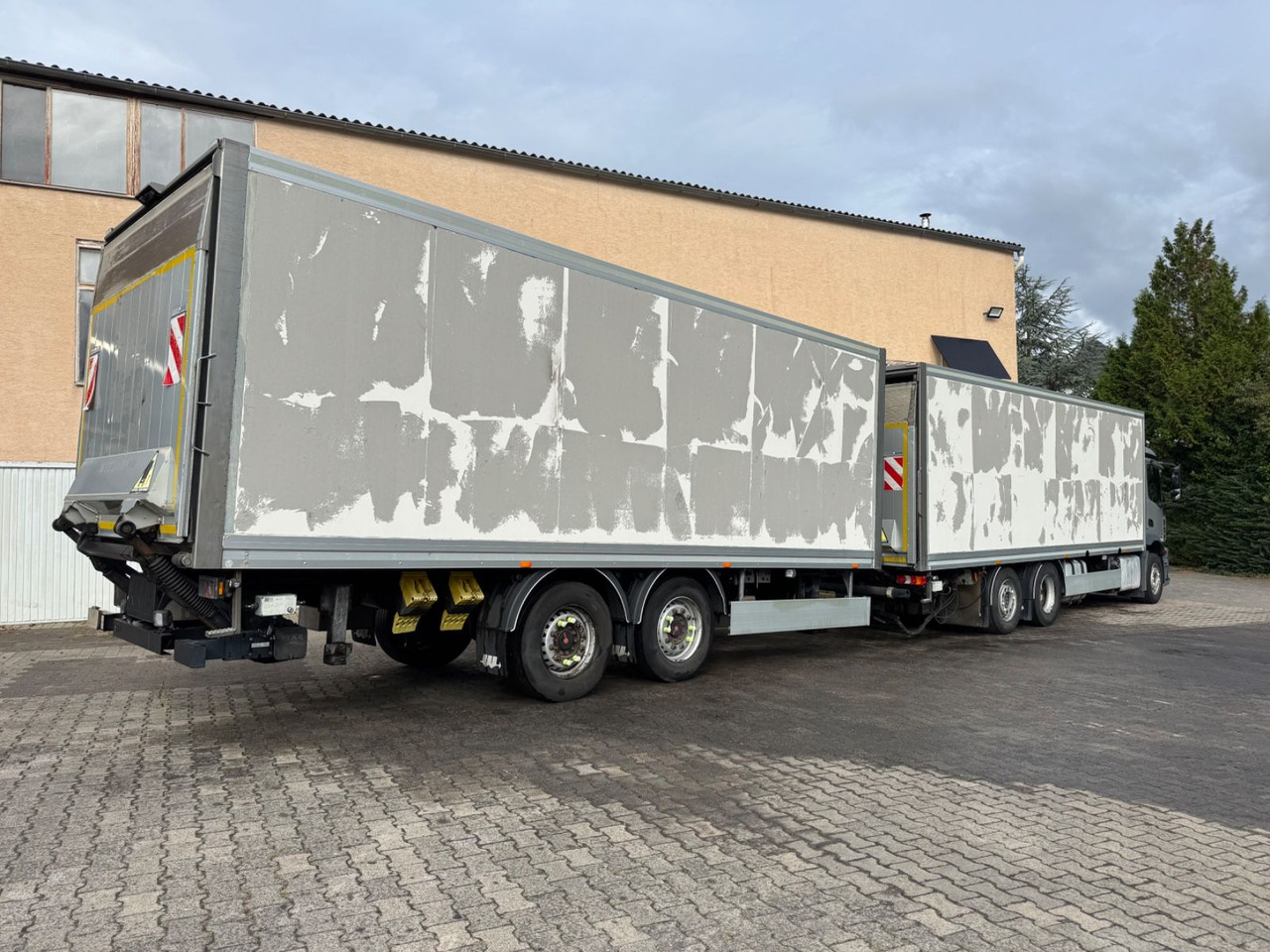 Mercedes-Benz Antos 2540/2xLBW/Kühlung-Defekt/5instock - مبردة شاحنة: صور 3 Mercedes-Benz Antos 2540/2xLBW/Kühlung-Defekt/5instock - مبردة شاحنة: صور 3