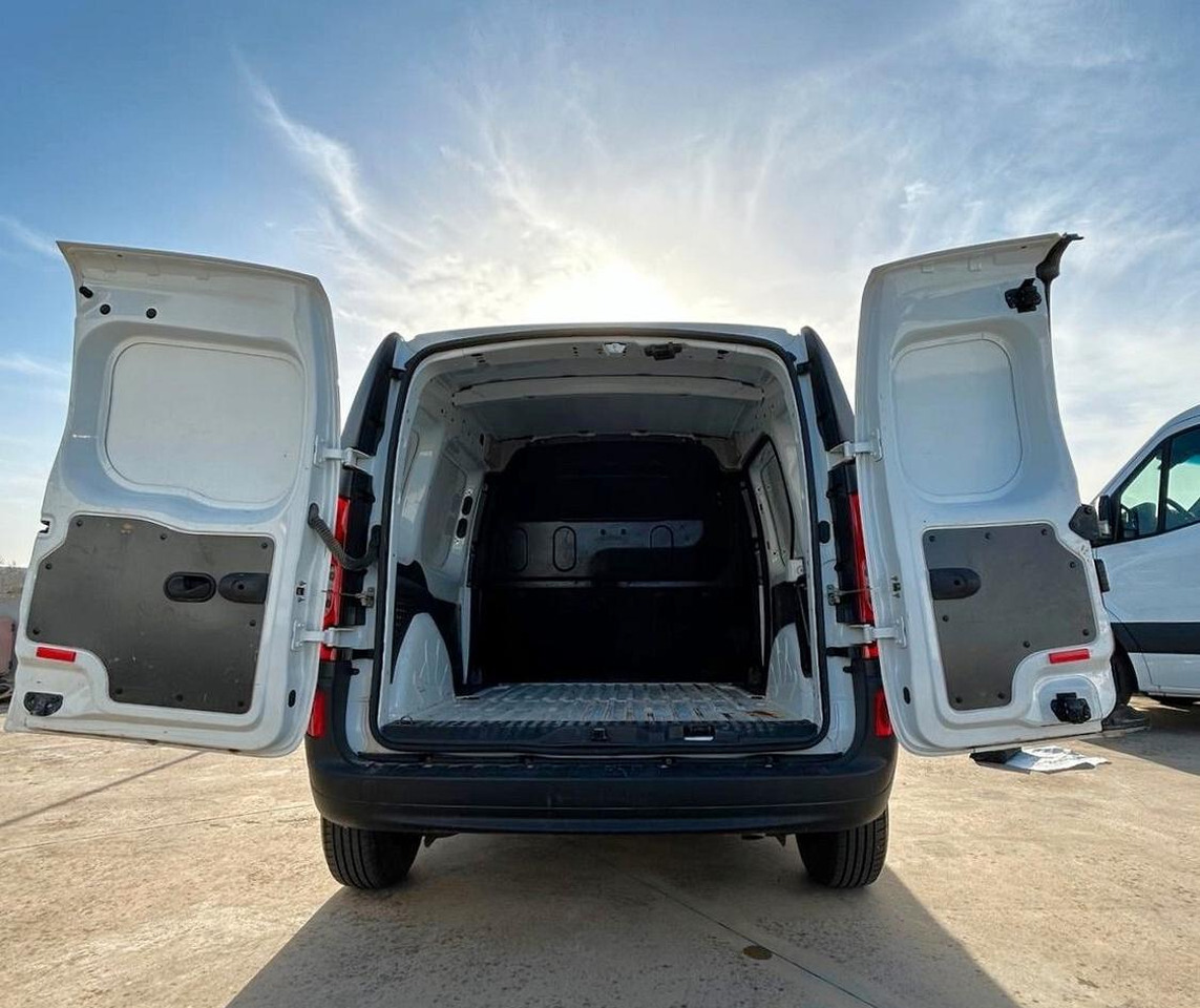 فان المدمجة Mercedes Benz Citan 111 cdi Long 3 posti: صور 13 فان المدمجة Mercedes Benz Citan 111 cdi Long 3 posti: صور 13