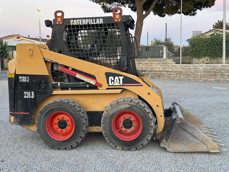 Caterpillar 226BHF - اللودر المجنزر صغير: صور 3 Caterpillar 226BHF - اللودر المجنزر صغير: صور 3