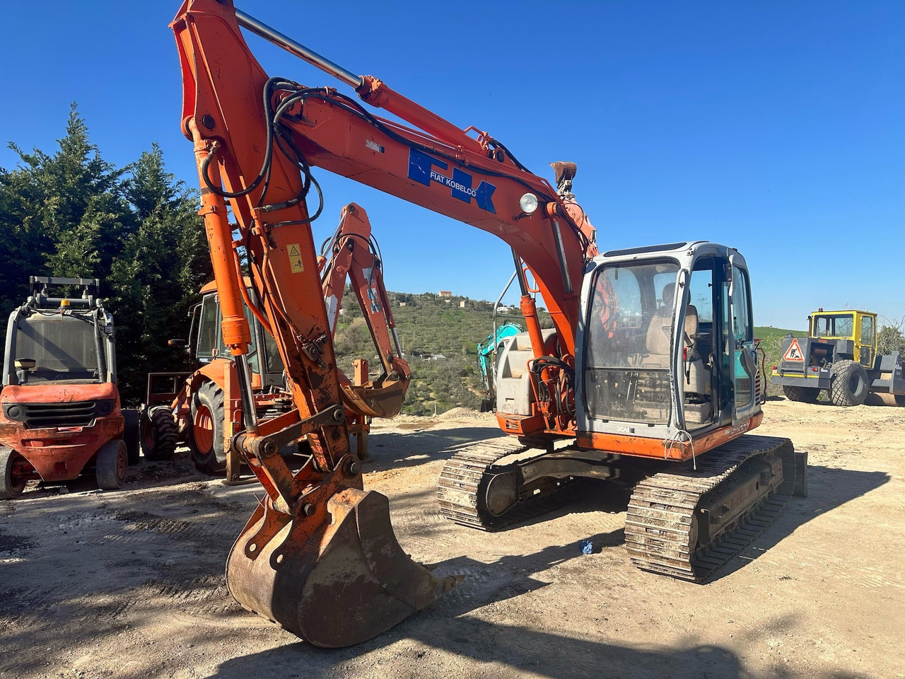 FIAT KOBELCO E115SR - حفارات زحافة: صور 1 FIAT KOBELCO E115SR - حفارات زحافة: صور 1