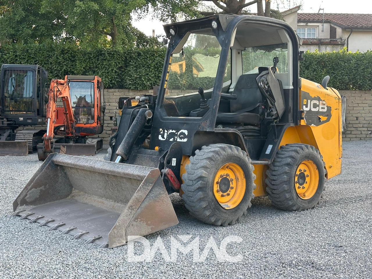 JCB 225 - شيول صغير: صور 1 JCB 225 - شيول صغير: صور 1
