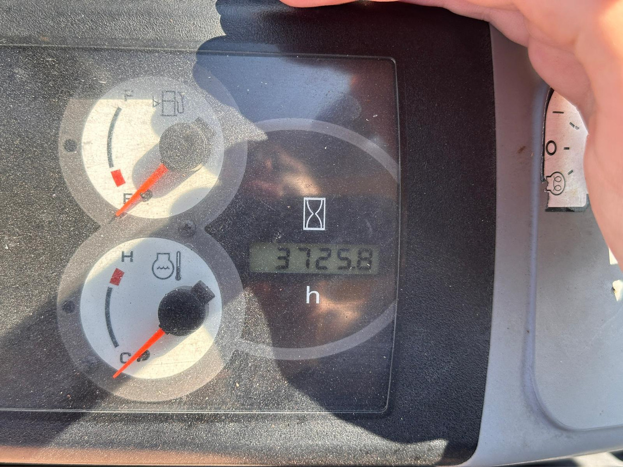 KOMATSU PC26MR-3 إيجار KOMATSU PC26MR-3: صور 15