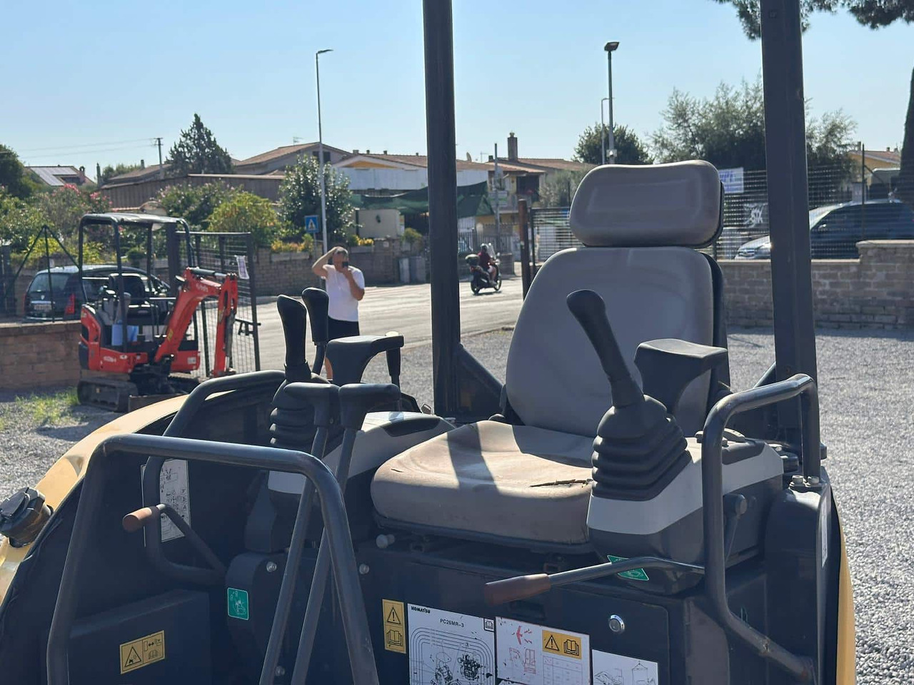 KOMATSU PC26MR-3 إيجار KOMATSU PC26MR-3: صور 10