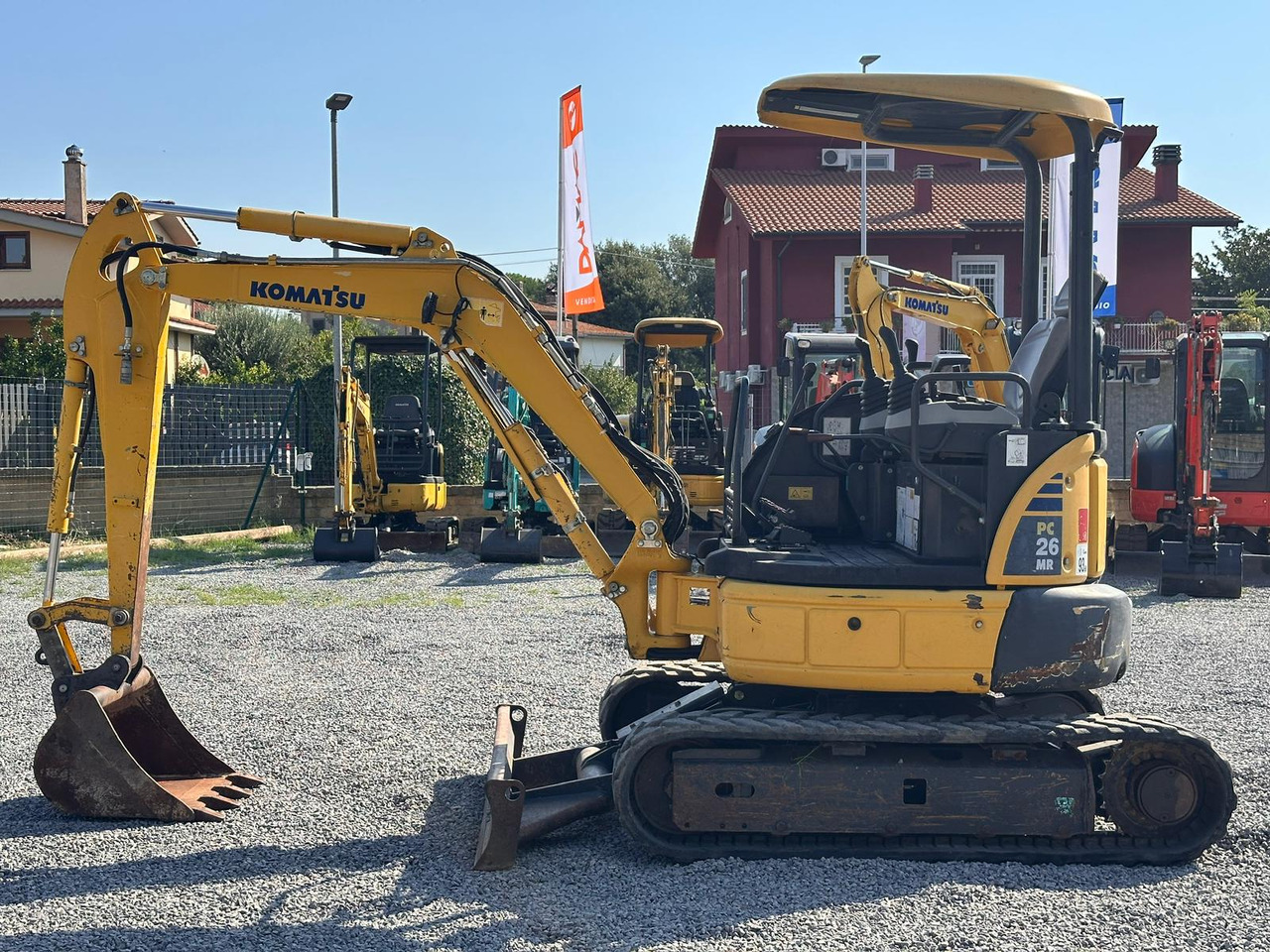 KOMATSU PC26MR-3 إيجار KOMATSU PC26MR-3: صور 6