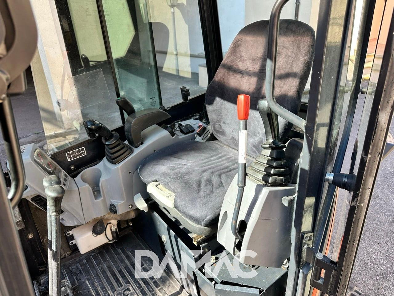 حفارة مصغرة KUBOTA U27-4: صور 10 حفارة مصغرة KUBOTA U27-4: صور 10