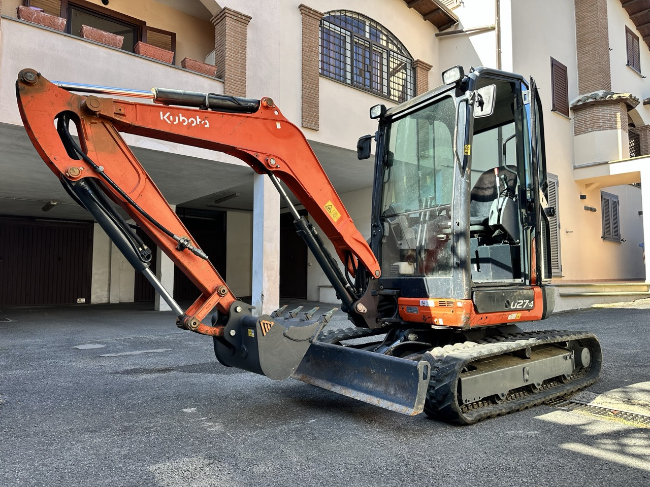 KUBOTA U27-4 - حفارة مصغرة: صور 1 KUBOTA U27-4 - حفارة مصغرة: صور 1