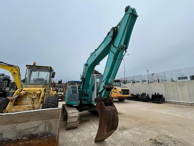 Kobelco SK135SR - حفارة: صور 2 Kobelco SK135SR - حفارة: صور 2