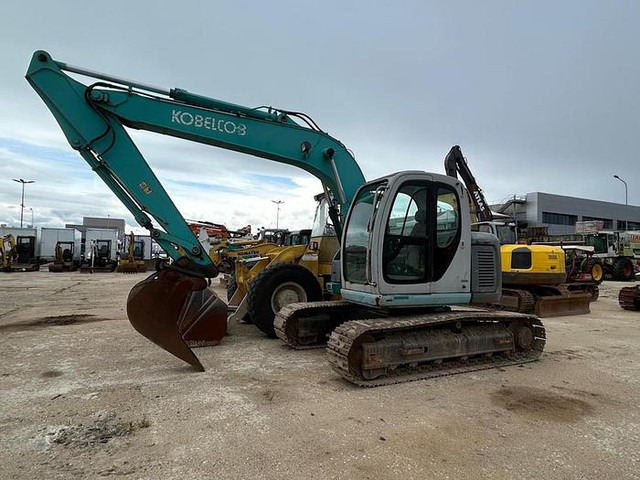 Kobelco SK135SR - حفارة: صور 1 Kobelco SK135SR - حفارة: صور 1