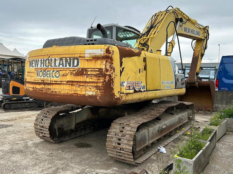 New Holland E215B - حفارة: صور 5 New Holland E215B - حفارة: صور 5