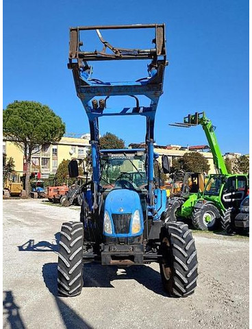New Holland TL90A - جرار: صور 3 New Holland TL90A - جرار: صور 3