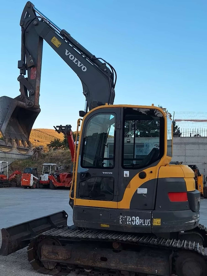 VOLVO ECR88 PLUS - حفارة مصغرة: صور 5 VOLVO ECR88 PLUS - حفارة مصغرة: صور 5