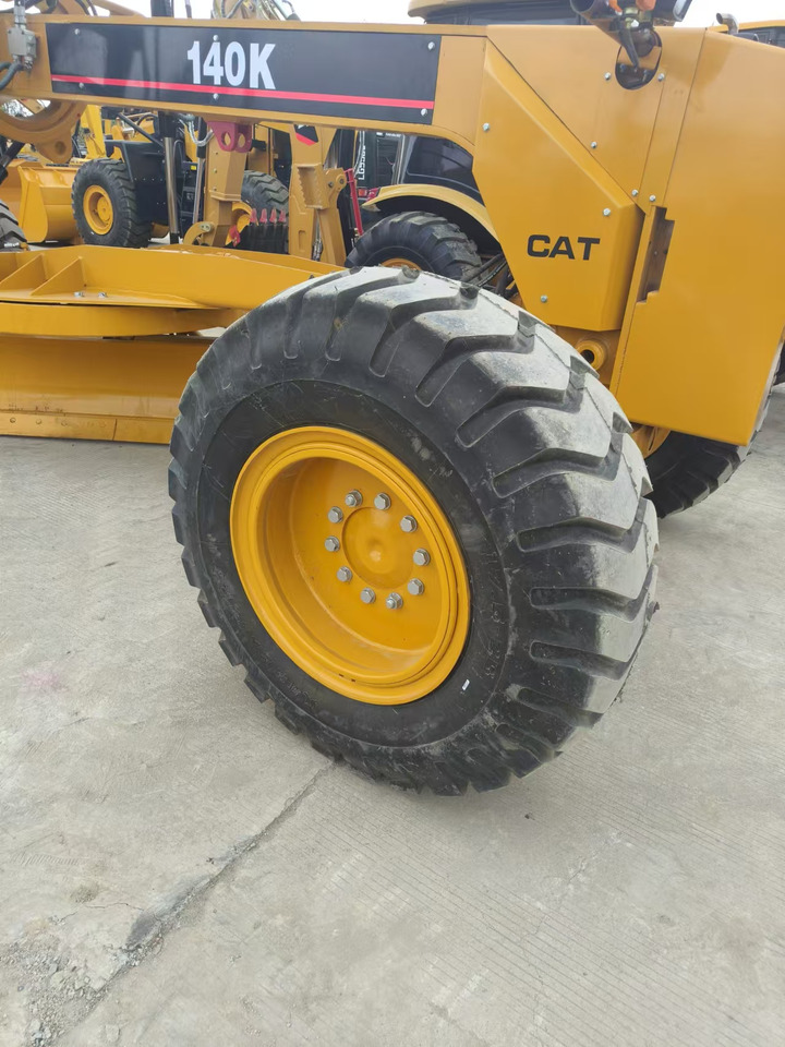 CATERPILLAR 140H - آلة تسوية الأرض: صور 4 CATERPILLAR 140H - آلة تسوية الأرض: صور 4