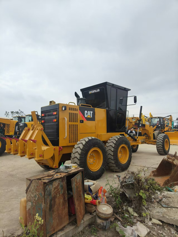 CATERPILLAR 140H - آلة تسوية الأرض: صور 3 CATERPILLAR 140H - آلة تسوية الأرض: صور 3