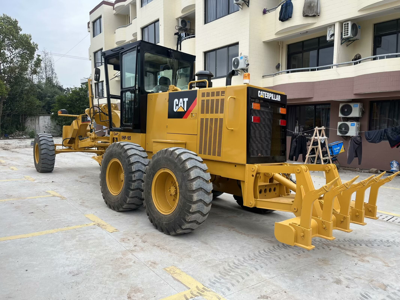 CATERPILLAR 140H - آلة تسوية الأرض: صور 1 CATERPILLAR 140H - آلة تسوية الأرض: صور 1