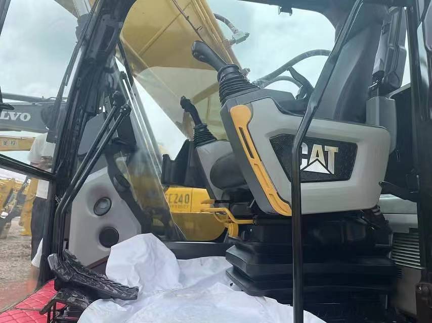 CATERPILLAR 320GC - حفارات زحافة: صور 5 CATERPILLAR 320GC - حفارات زحافة: صور 5