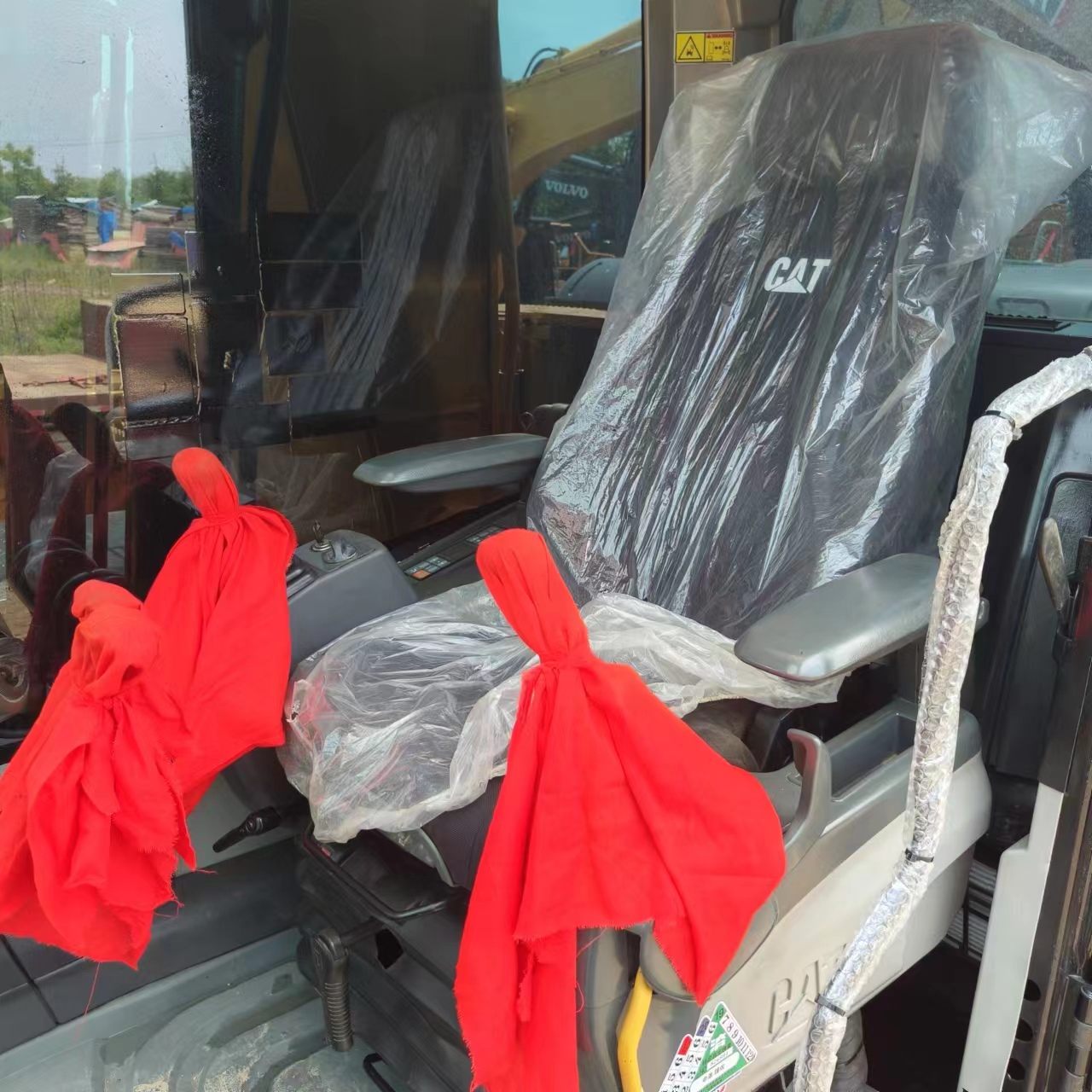 CATERPILLAR 323 - حفارات زحافة: صور 5 CATERPILLAR 323 - حفارات زحافة: صور 5