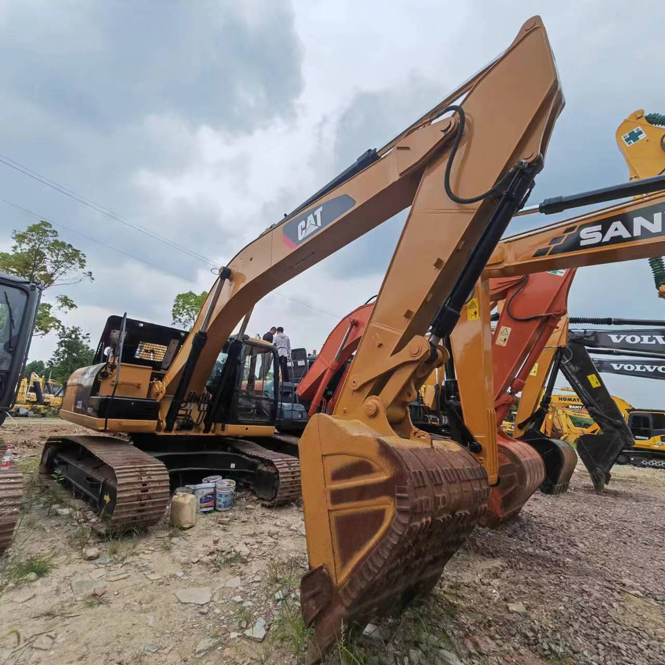 CATERPILLAR 325D2 - حفارات زحافة: صور 1 CATERPILLAR 325D2 - حفارات زحافة: صور 1