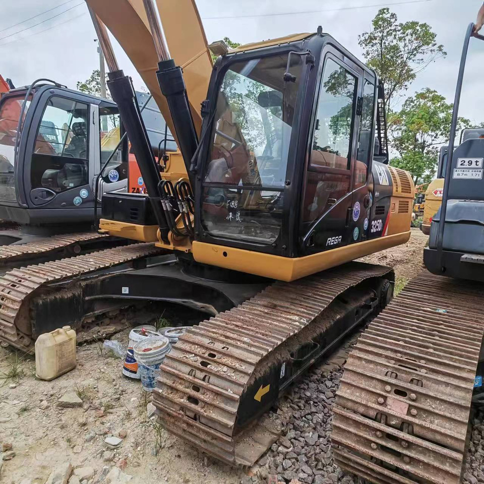 CATERPILLAR 325D2 - حفارات زحافة: صور 5 CATERPILLAR 325D2 - حفارات زحافة: صور 5