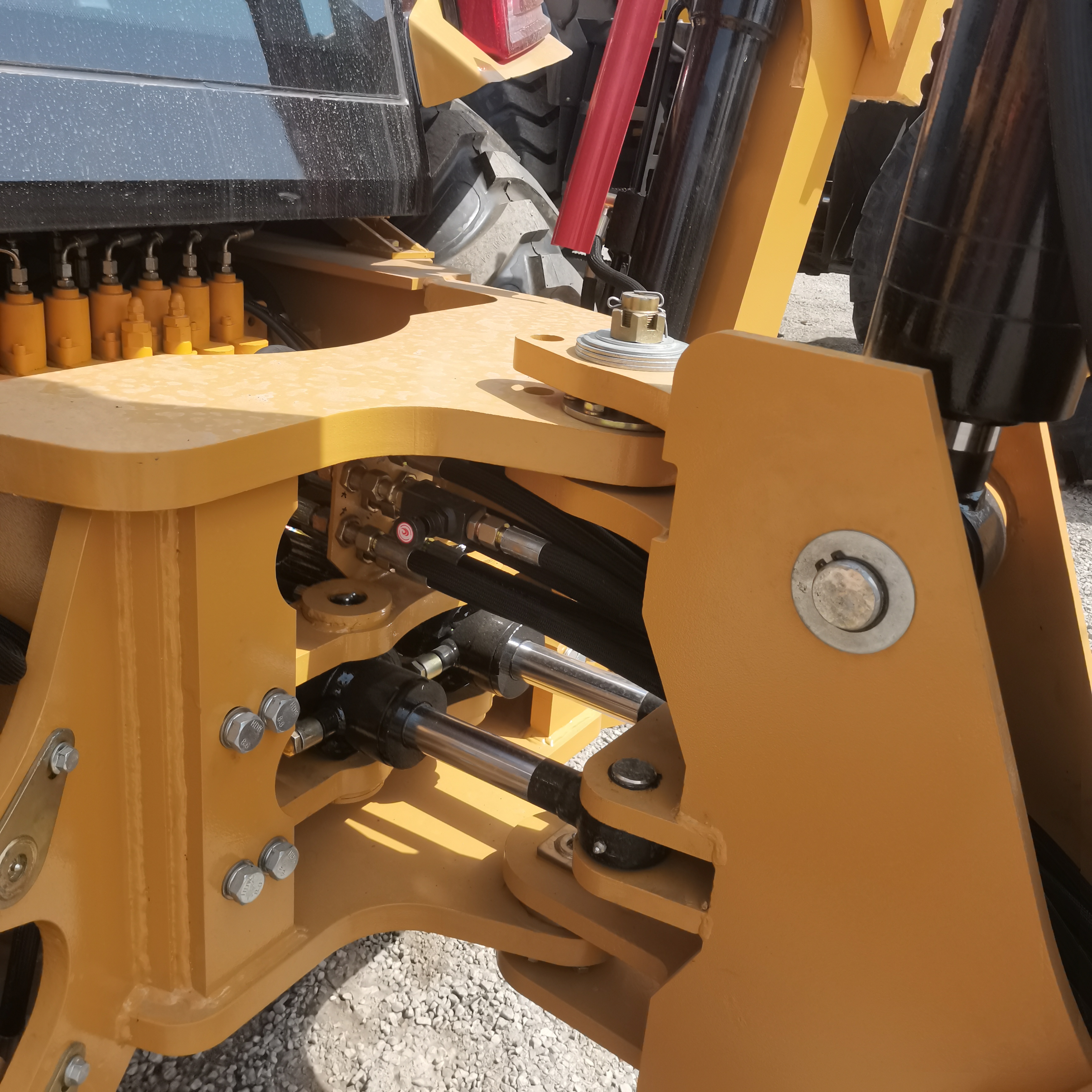 CATERPILLAR 420F - حفار متعدد الاستخدام: صور 5 CATERPILLAR 420F - حفار متعدد الاستخدام: صور 5
