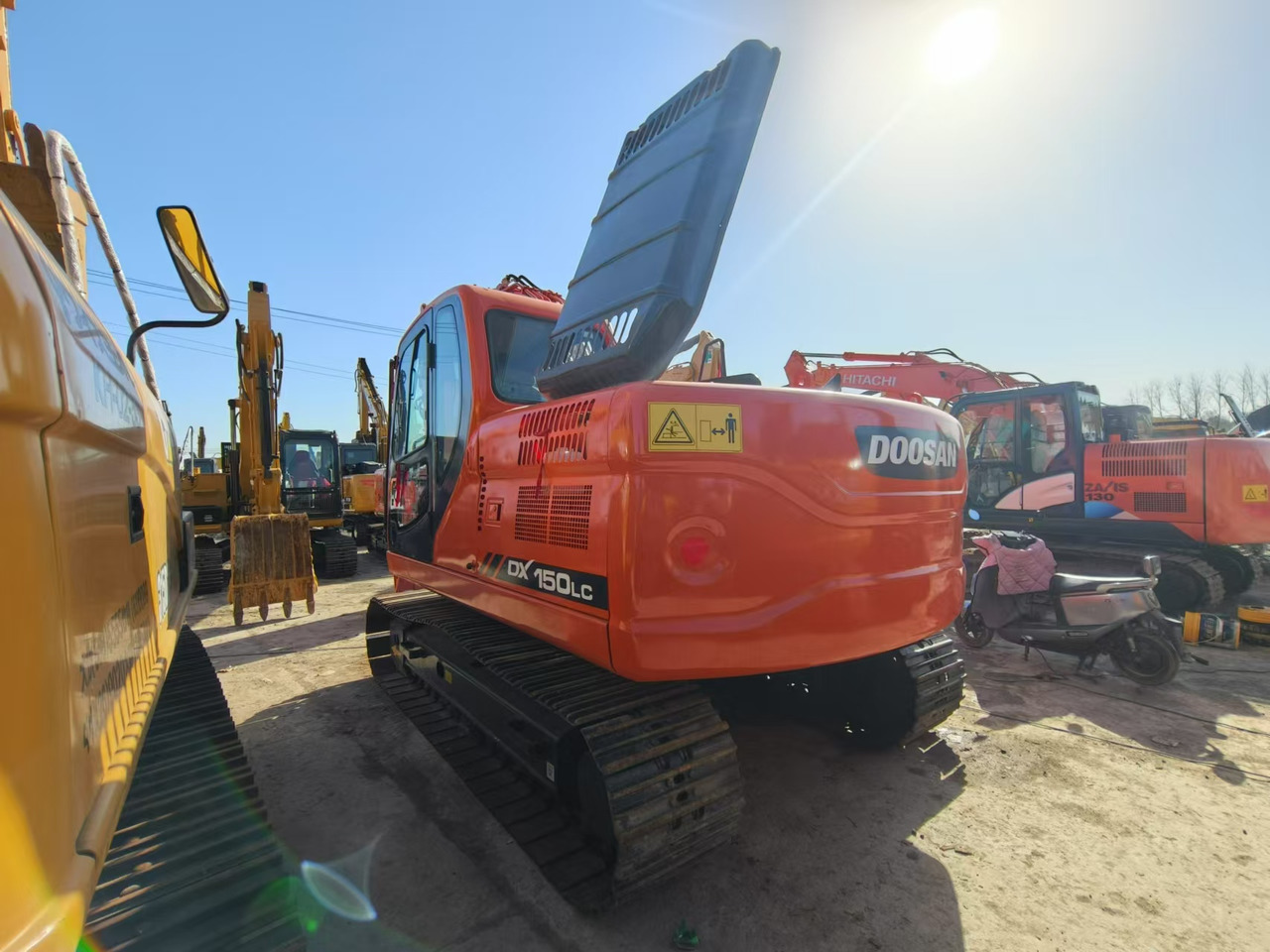 DOOSAN DX150 - حفارة: صور 5 DOOSAN DX150 - حفارة: صور 5