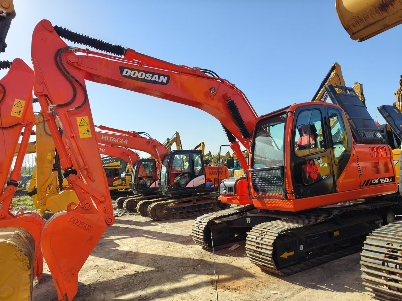 DOOSAN DX150 - حفارة: صور 2 DOOSAN DX150 - حفارة: صور 2