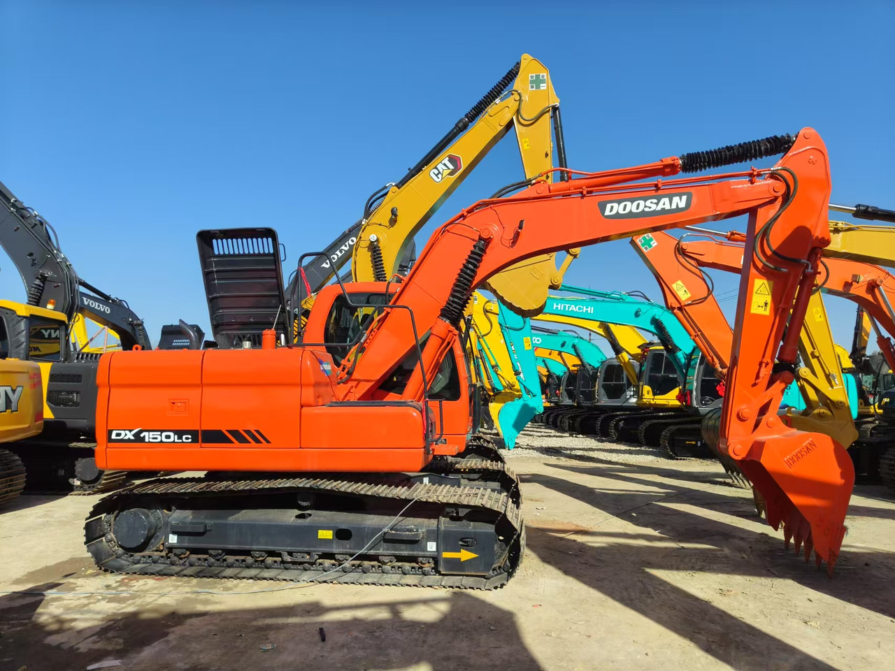 DOOSAN DX150 - حفارة: صور 1 DOOSAN DX150 - حفارة: صور 1