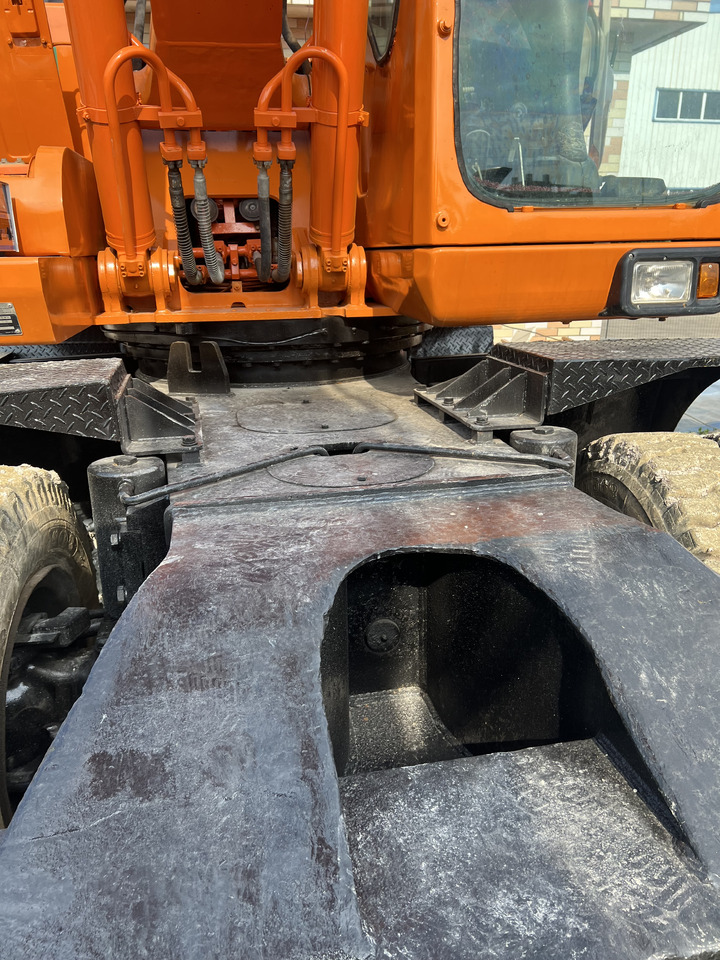 DOOSAN DX210 - حفارة على عجلات: صور 5 DOOSAN DX210 - حفارة على عجلات: صور 5