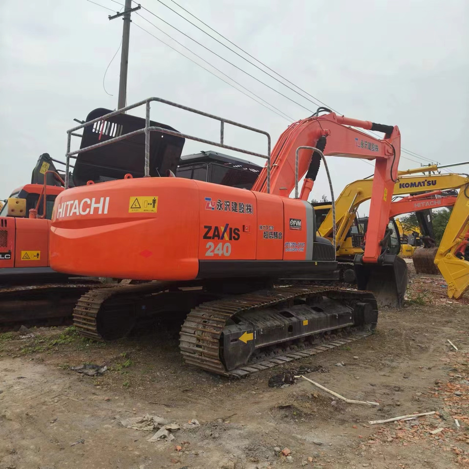 HITACHI ZX240 - حفارات زحافة: صور 3 HITACHI ZX240 - حفارات زحافة: صور 3