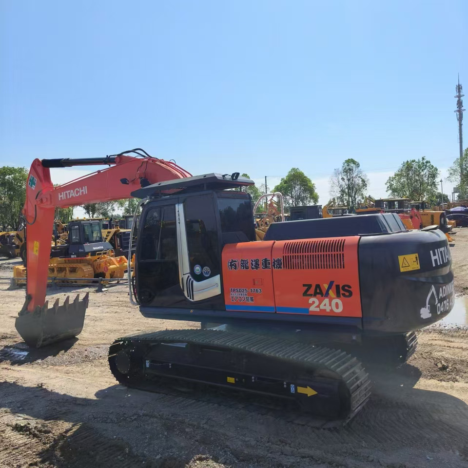 HITACHI ZX240 - حفارات زحافة: صور 4 HITACHI ZX240 - حفارات زحافة: صور 4