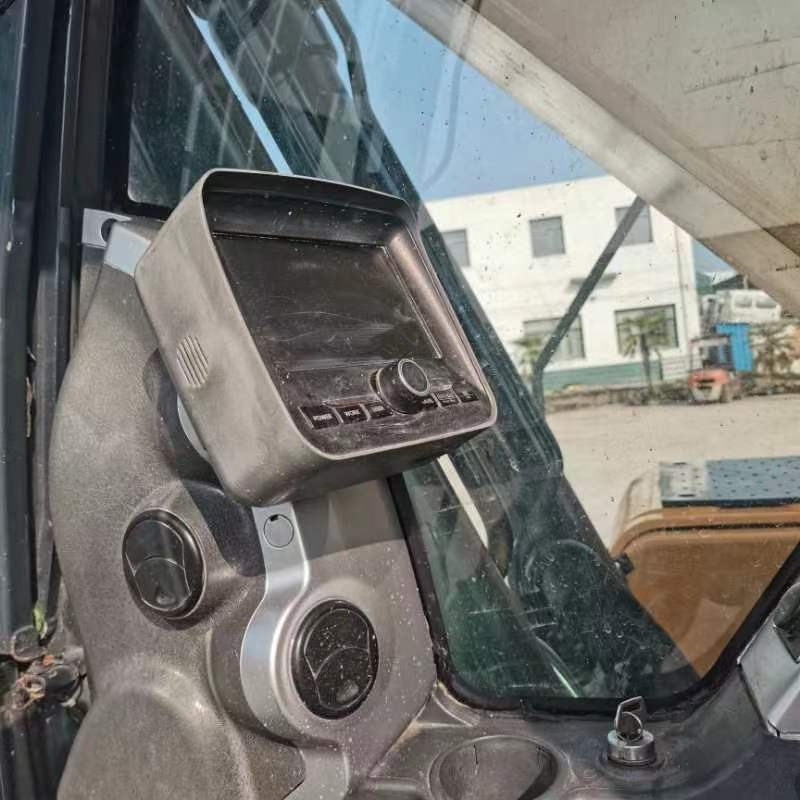 HYUNDAI R220LC-9S - حفارات زحافة: صور 4 HYUNDAI R220LC-9S - حفارات زحافة: صور 4