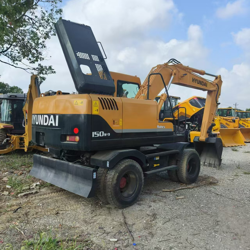 Hyundai R150LC-9 - حفارة على عجلات: صور 3 Hyundai R150LC-9 - حفارة على عجلات: صور 3
