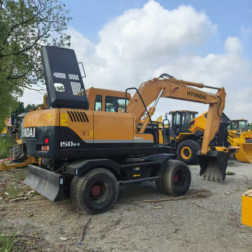 Hyundai R150LC-9 - حفارة على عجلات: صور 2 Hyundai R150LC-9 - حفارة على عجلات: صور 2