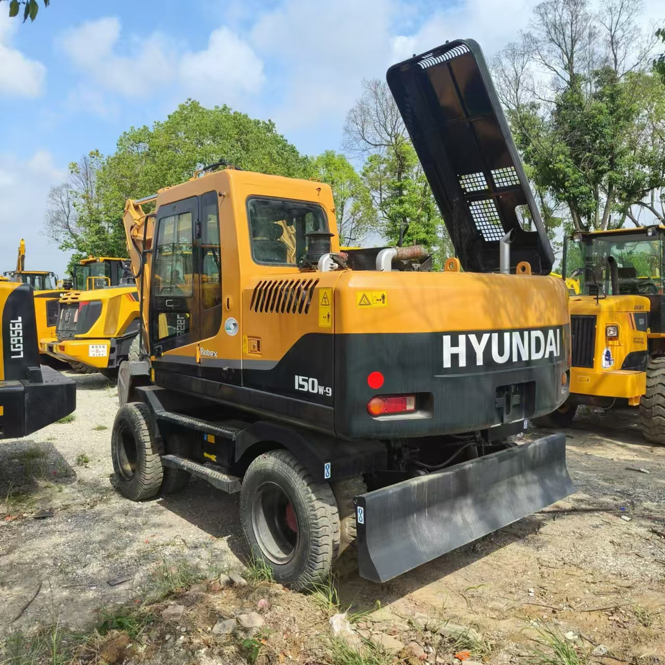 Hyundai R150LC-9 - حفارة على عجلات: صور 4 Hyundai R150LC-9 - حفارة على عجلات: صور 4