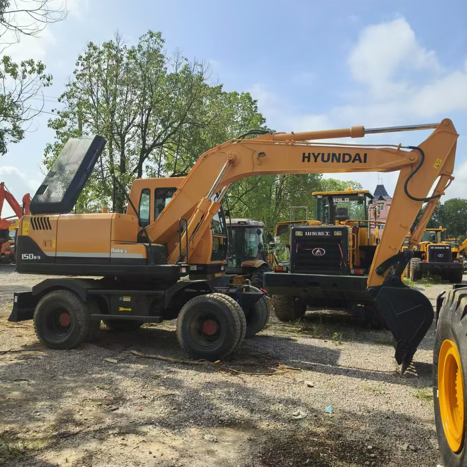 Hyundai R150LC-9 - حفارة على عجلات: صور 1 Hyundai R150LC-9 - حفارة على عجلات: صور 1