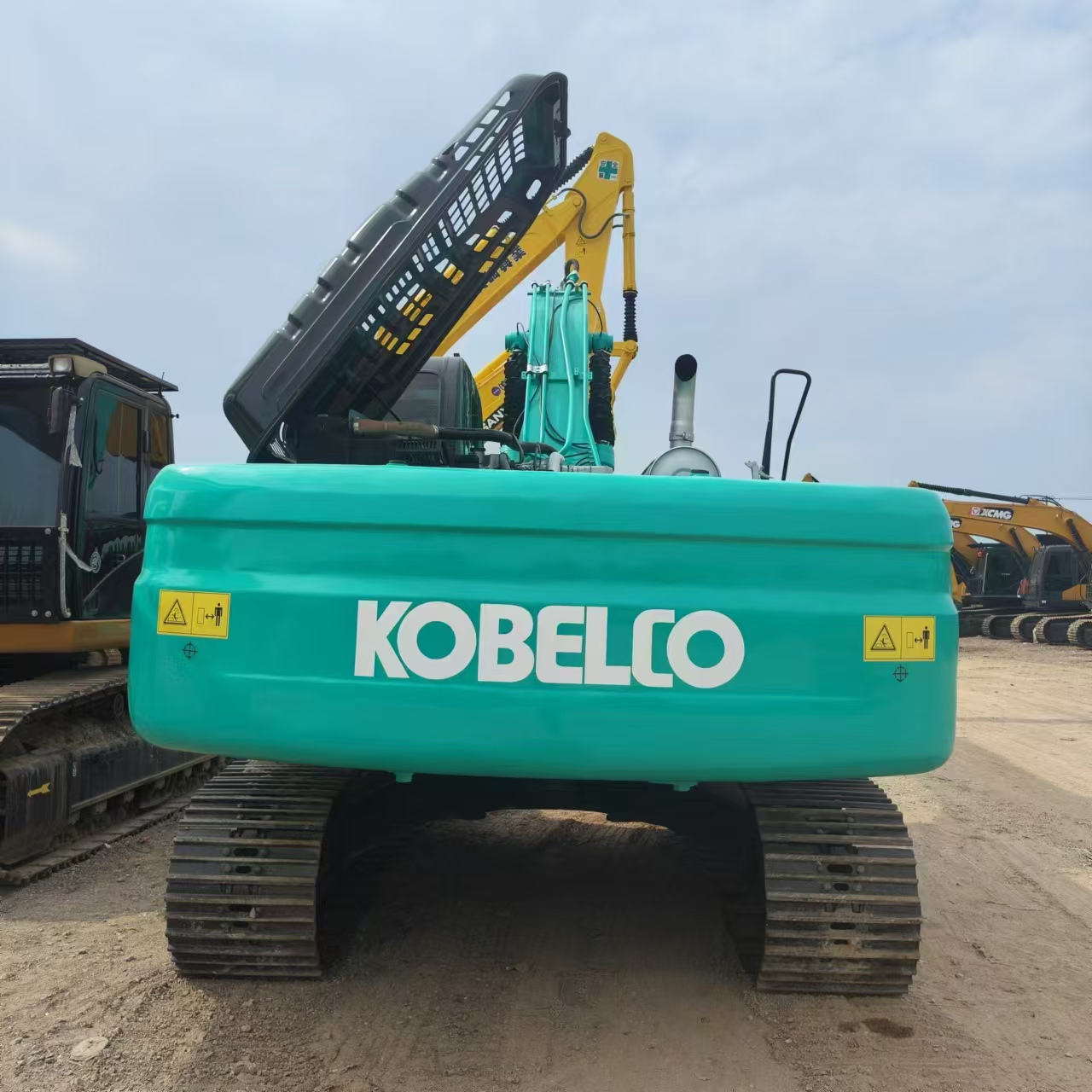 KOBELCO SK260 - حفارات زحافة: صور 2 KOBELCO SK260 - حفارات زحافة: صور 2