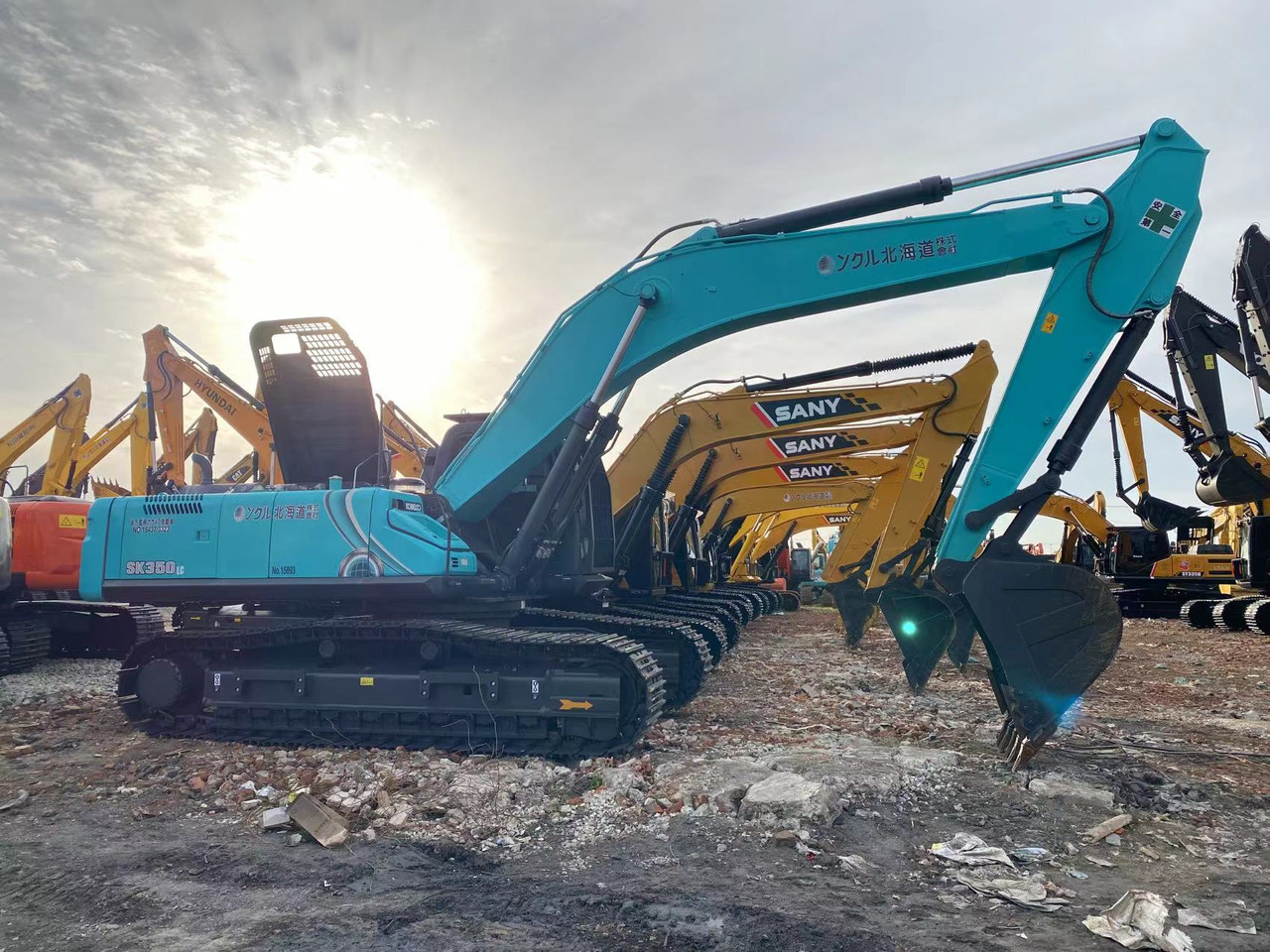 KOBELCO SK350 - حفارات زحافة: صور 4 KOBELCO SK350 - حفارات زحافة: صور 4