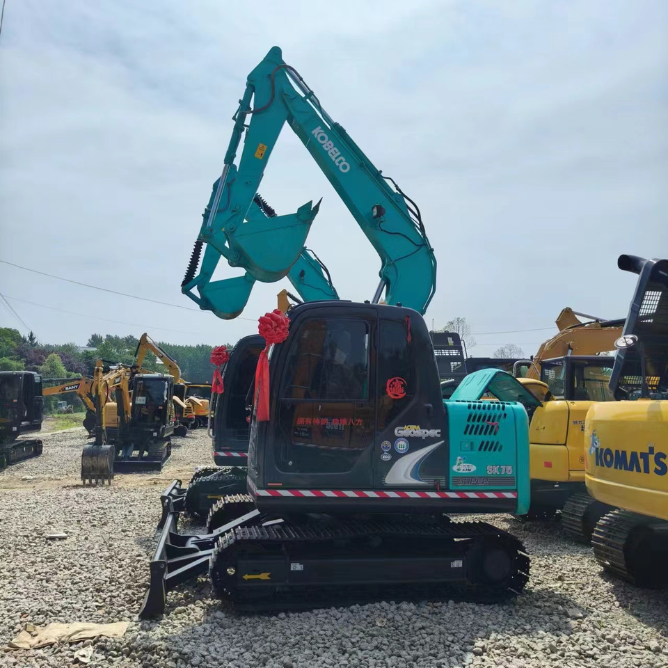 KOBELCO SK75-8 - حفارات زحافة: صور 1 KOBELCO SK75-8 - حفارات زحافة: صور 1